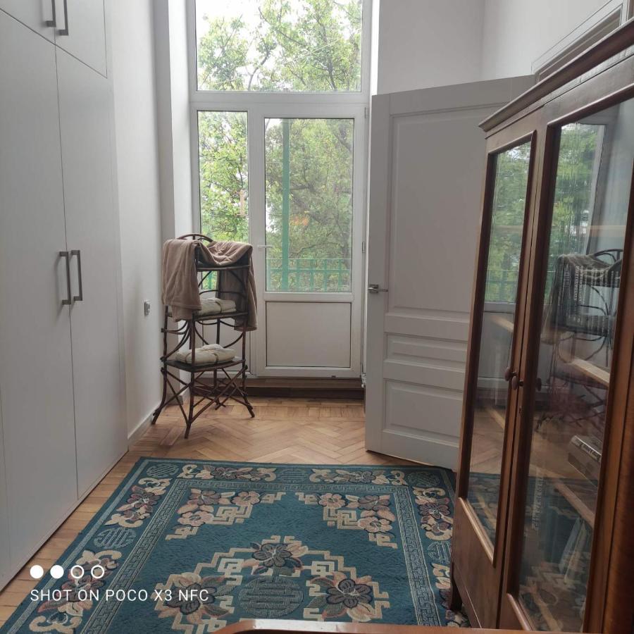 Атмосферная Квартира В Центре Odessa Extérieur photo